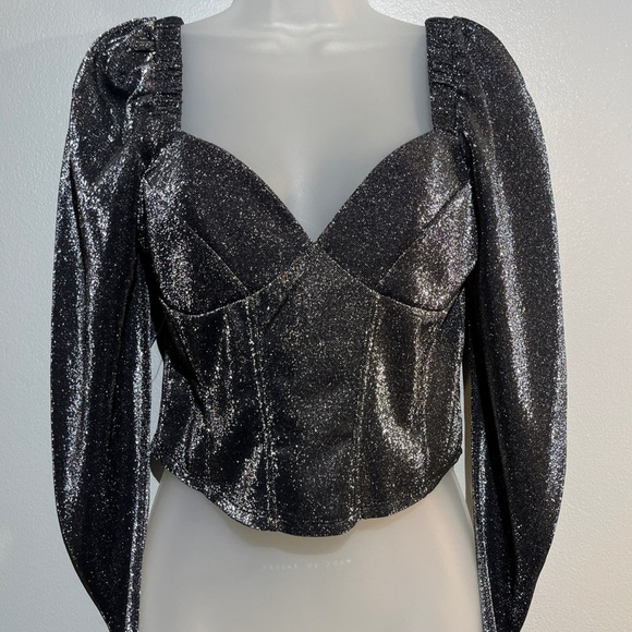 Gianni Bini Metallic Sweetheart Neck Long Sleeve Square Back Top - Picture 2 of 5